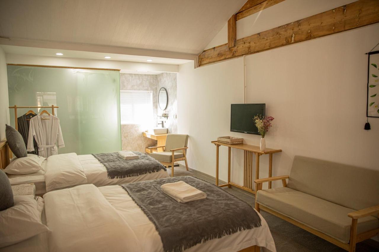 雪湖轻奢民宿 Snowlake Inn Шангрі-Ла Екстер'єр фото